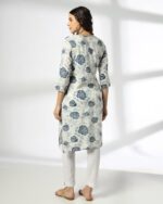 Women Floral Print Straight Kurta - Image 4